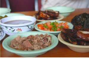 ハワイ伝統料理（ハワイアンフード）の解説とおすすめレストラン7店をご紹介