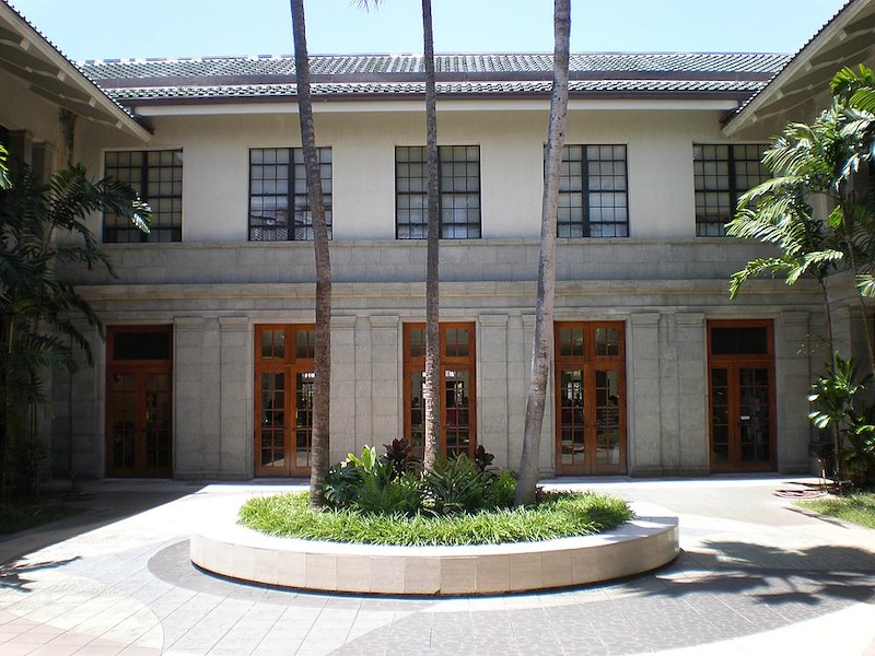 Hawaii State Library_Courtyard