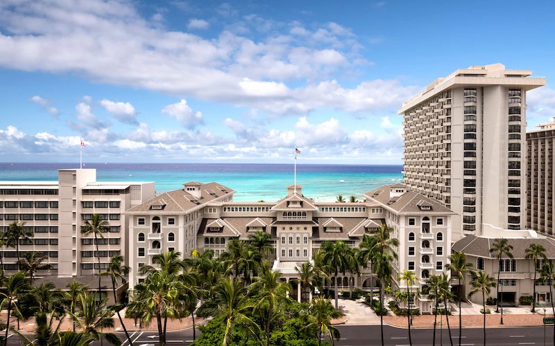 Moana Surfrider Hotel overviewing