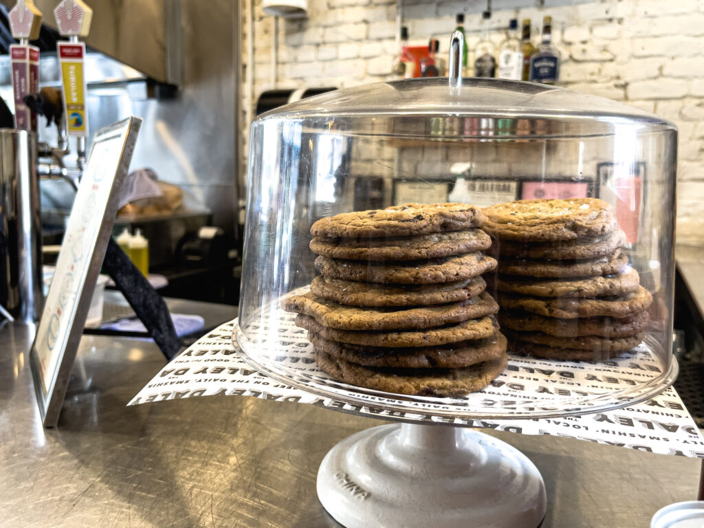 ホノルル・チャイナタウンの「The Daley」で販売されているクッキー